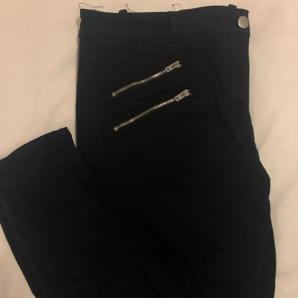Ankle Skinny Jeans with Zipper Detail